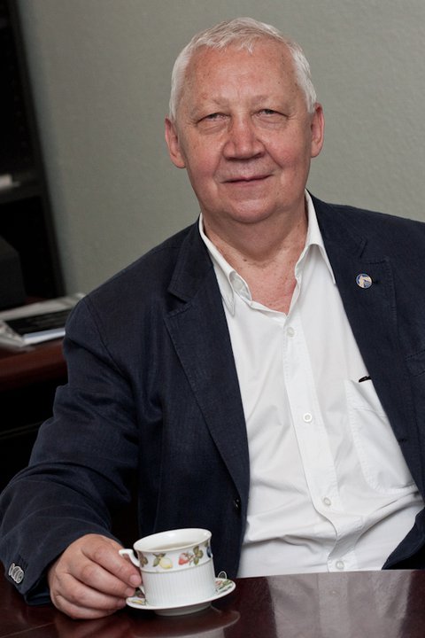 Dr. Czeglédi László
